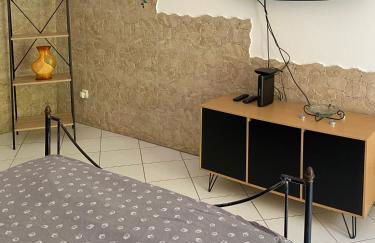 Villa Serenice - F2 au calme, climatisé, WIFI et parking gratuit - Foto 18