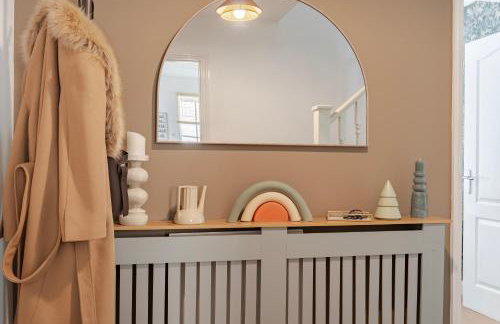 Stylish 5Bedroom Getaway in Quiet Mildenhall Area - Photo 41