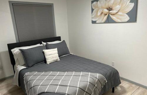 Beautiful downtown Anchorage 2 - Photo 23