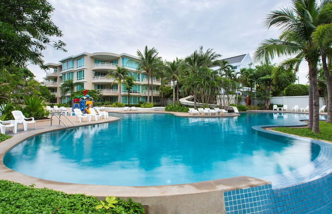 Baan Sanpleon Beachfront Condominium - Photo 1