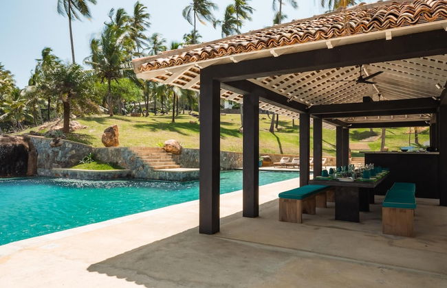 Spectacular Hilltop Beach Villa Located Next To A Surf Break - Photo 7