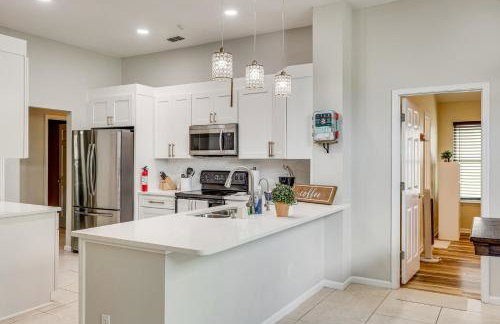 Jacksonville Family Home Near Shopping and Dining! - Photo 10