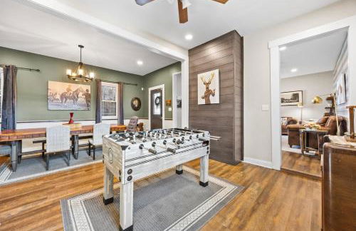 3BR Cozy Family Home with HotTub & Spacious Backyard - Foto 7