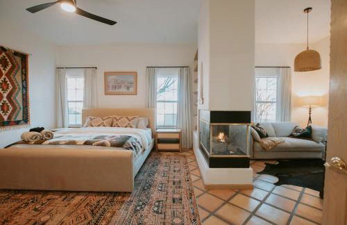 Buffalo Escape-Private Hot Tub in serene Corrales-Mountain View-Pet Friendly-No Pet Fee! - Foto 48