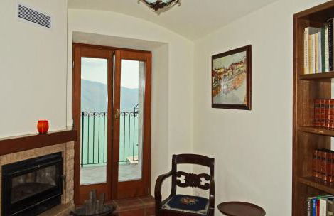 Casa De Pol Exclusive Lake View by Gardadomusmea - Photo 26