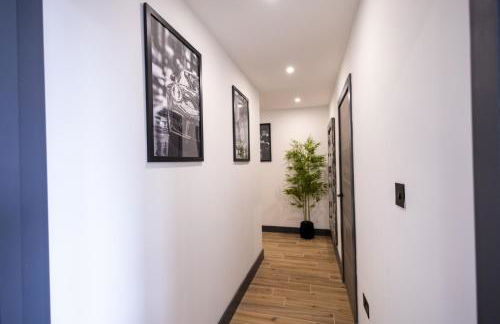 Brand-New Top-Floor Flat with Stunning Balcony & Parking - Foto 17