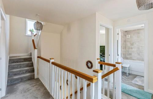 4 Bed Room Service Accommodation - 2 Parkings - Fibre Wi-Fi - Workstation - Foto 16