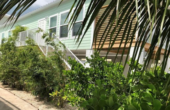 2 Beautiful 4 Bed 3 Bath Pool Home w Free Dock - Foto 10