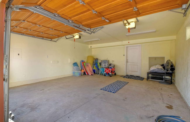 South Pacific Walk to Beach! - Foto 23