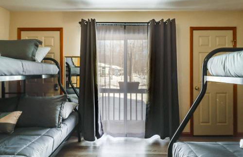 Private Hot Tub Lakefront Poconos Home! - Foto 18