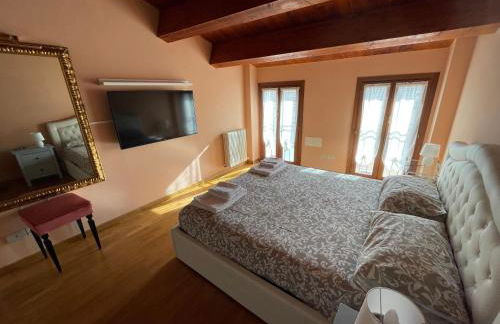 Appartamento Luce-- 2 camere da letto--Centro storico--Parcheggio privato gratuito - Foto 6
