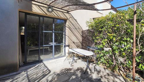 Nice Home In Saint-Laurent-De-La-Ca With Wifi - Foto 1