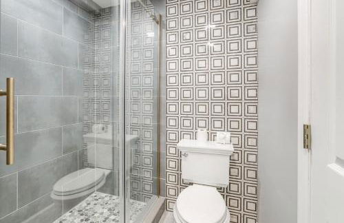 New Jersey Home with Private Office and Backyard Oasis - Foto 22