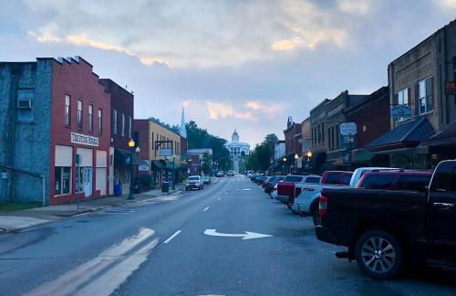 Loft Apartment Historic Downtown Main Street Sylva - Photo 18