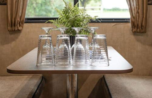 Camper- Relaxing Space After a Day of Hiking - Foto 9