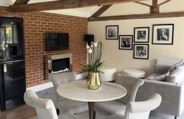 1 Bed Flat - Sleeps 2 - Pets - Parking - Wifi - Foto 1