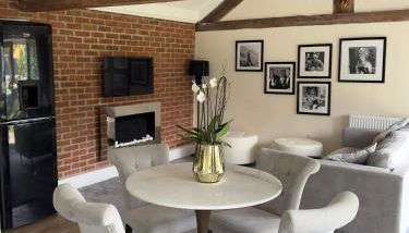 1 Bed Flat - Sleeps 2 - Pets - Parking - Wifi - Foto 1