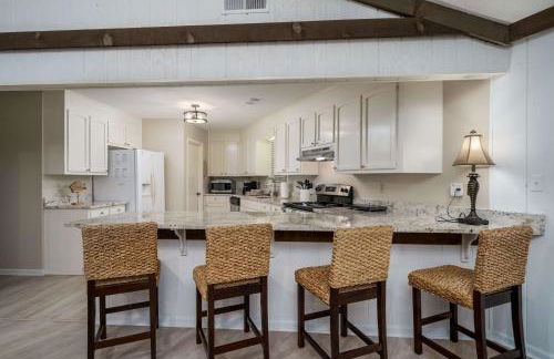 Bama Lake House- 2 Story Boat Dock- Beautiful View - Foto 35