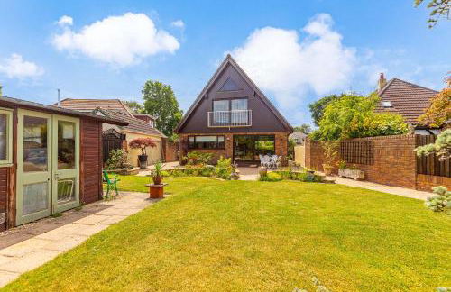 MOONGATE by BOURNECOAST - A Delightful Chalet Bungalow with a Garden and Parking - HB10672 - Foto 26