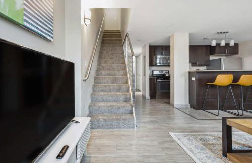 2BR Executive Downtown Apartment by ENVITAE - Foto 9