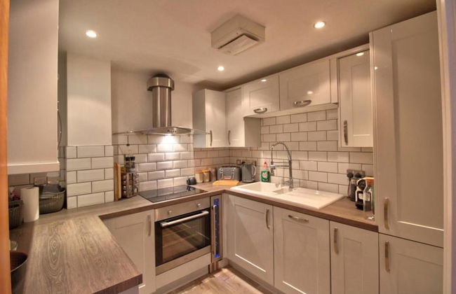 Luxury Modern Apartment With Stunning Balcony View - Foto 5