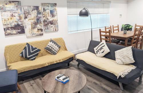 Wonderful 3 Bedroom Home Perfect for Getaway - Photo 51