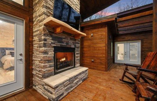 Diamond Cabin w/ jet shower & secluded back deck! - Foto 58
