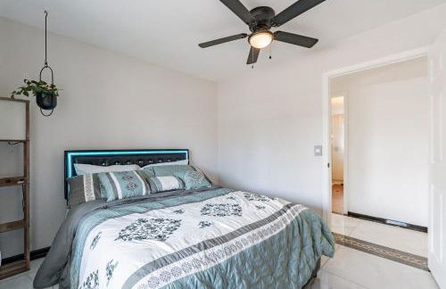 Family Fun 4-bedroom house House with Free Heated Pool & Hot Tub & Game Room & Mini Golf in Chandler - Foto 24