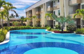 Guarajuba Porto Smeralda Village C02, térreo - GUARAJUBA TEMPORADA, viva mais de uma experiência de hospedagem conosco! 130m da praia - Foto 3