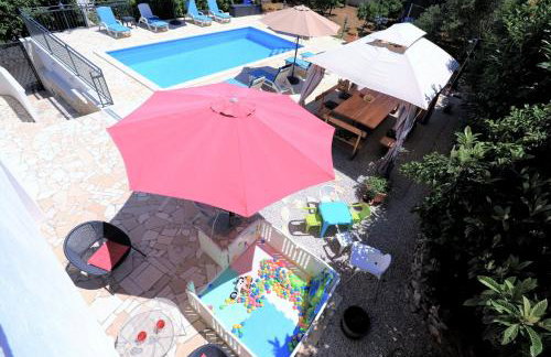 Villa Mendula Trogir - Luxury villa by the beach - heated pool - lush green garden - Photo 20