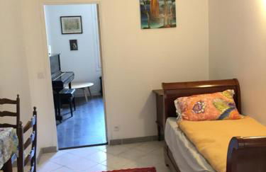 Proche du Château de Versaillles une Chambre avec Jardin - Foto 2