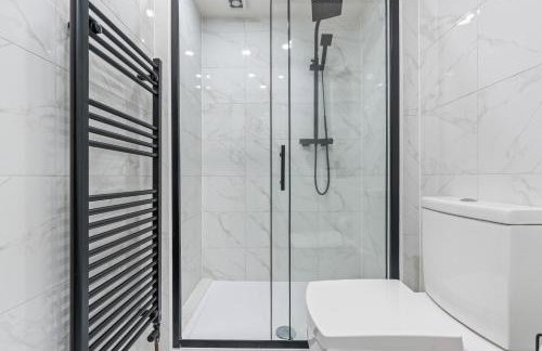 Stylish Apartment in Central London with Parking - Foto 14