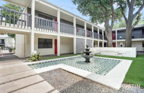 Spacious 2 Apt Combo Sleeps 12 Pool and Pets - Photo 48