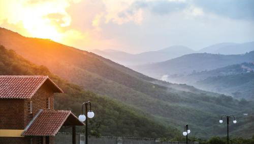 Casa de Campo Novo gravatá em condomínio, lazer completo com piscina compartilhada, churraqueira e forno a lenha privado e uma vista espetacular e com aquele friozinho - Foto 4