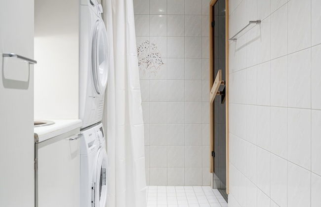 Historical 2BR Apartment with Sauna & Great Location - Foto 24