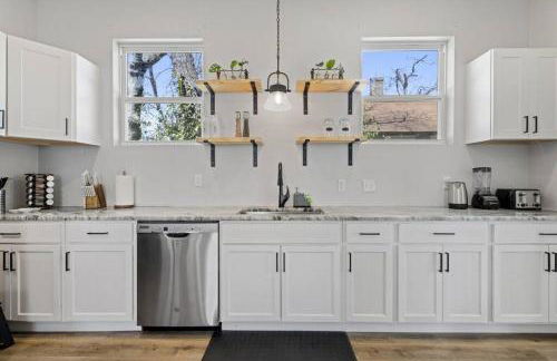 Cowboy Pool 2 mins 2 Silos & Cameron Park - Photo 46