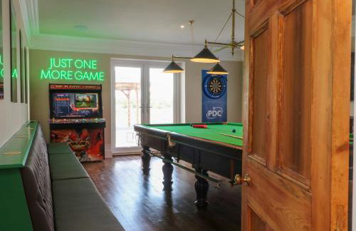 Meadow Manor And Spa - Photo 23