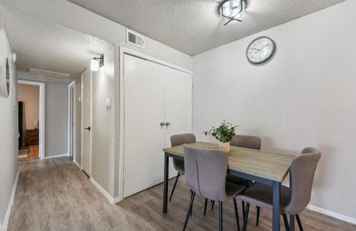 The Landry 388 Spacious and Cozy 2 Bedroom 1bth - Foto 25