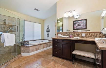 Chardonnay Charm by Avantstay Luxe Group Retreat w/ Pool Mins to Wineries - Foto 46