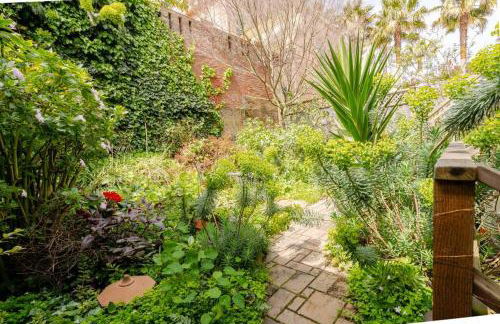 Dreamy 3-Story House : Sunroom + City Skyline View - Foto 28