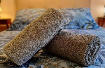 T2 55m² tout confort avec jardin. Cuisine et équipements neufs. Wifi TV parking - Photo 14