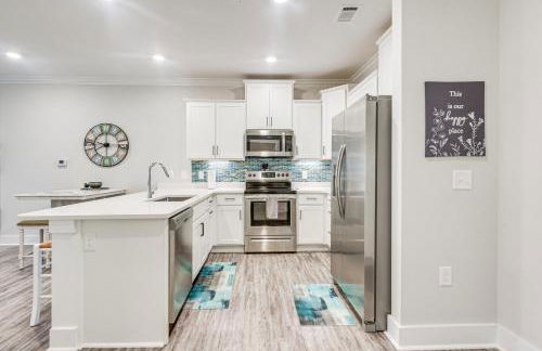 Gorgeous Calabash Condo with Balcony and Pool Access! - Foto 7