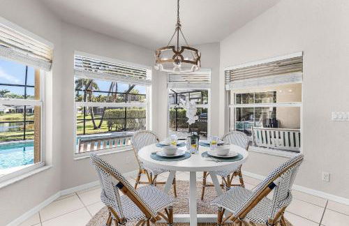 Lazy days and lake views. Beautiful Naples pool home - Foto 28