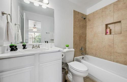 Tranquil 3BR I Free Parking I Workspace - Foto 12