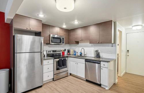 Cozy DT Bellevue Apt | Fast Wi-Fi & Free Parking - Foto 6