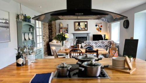 Spacious 4 Bedroom Farmhouse - Foto 1, stove