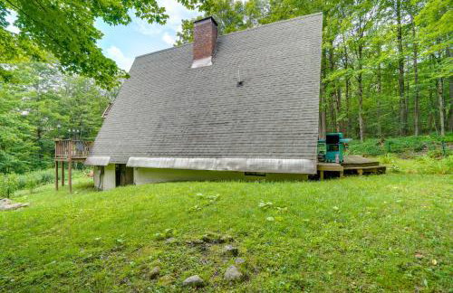 A-Frame Cabin with Furnished Deck in Becket! - Foto 29