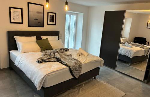 FeWo - EG Apartment Mosel- & Weinquartier, Terrasse, Parkplatz, moderne Küche bis 4 Personen - Foto 9