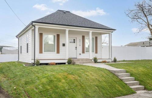 Updated Family Friendly Hillyard Gem NEW HOT TUB! - Foto 52