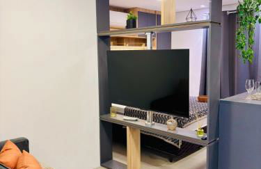 Studio Luxuoso Cama Queen Ar Condicionado e Cozinha Completa - Photo 1